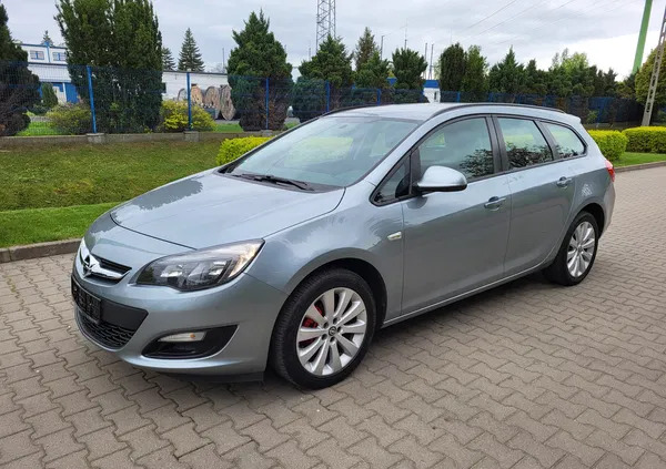 samochody osobowe Opel Astra cena 32800 przebieg: 207000, rok produkcji 2014 z Żyrardów